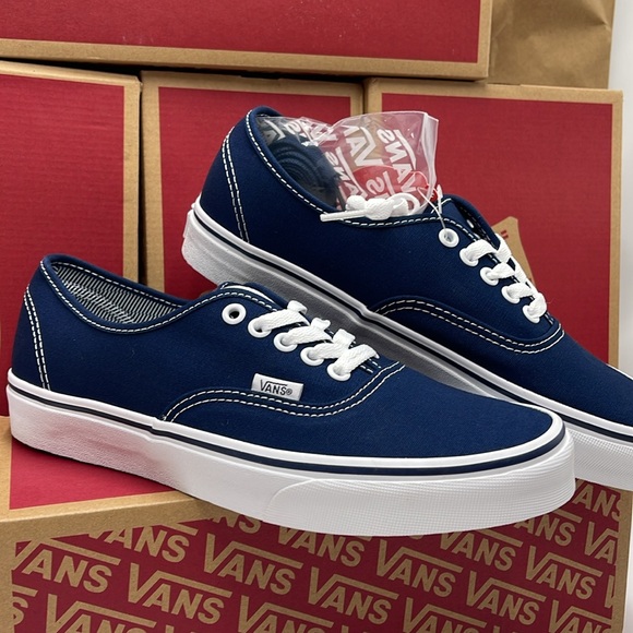 Vans WMNS Authentic (Angstrping) Dress blue/True White
VN000EE332D
Sneakers - Picture 7 of 16